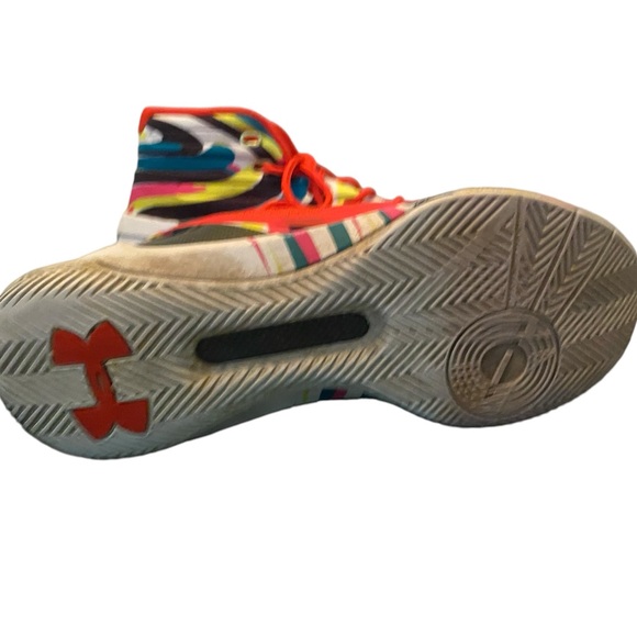 Steph Curry Under Armour Collab Shoes - Picture 3 of 3